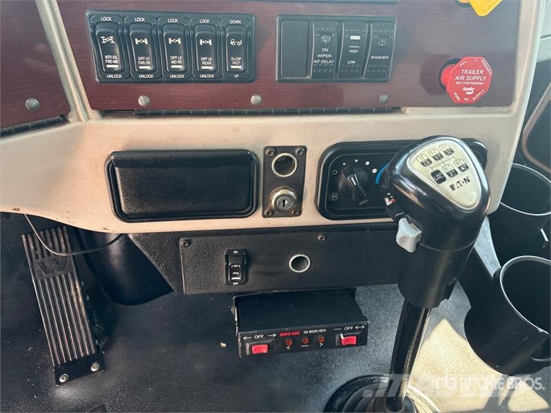 Western Star HXX on Western Star 4900SF 8x6 Vacuum Excavator Tr Slamsugningsbil
