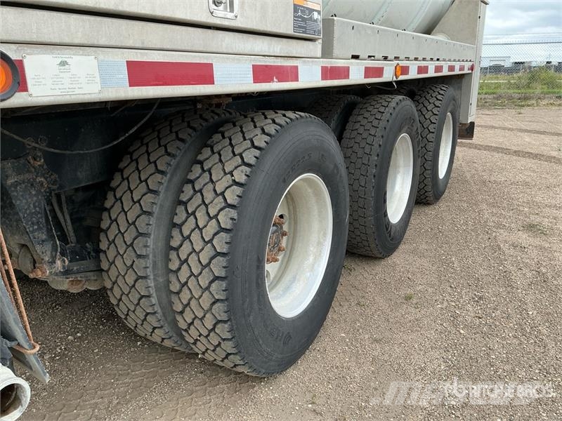 Western Star HXX on Western Star 4900SF 8x6 Vacuum Excavator Tr Slamsugningsbil