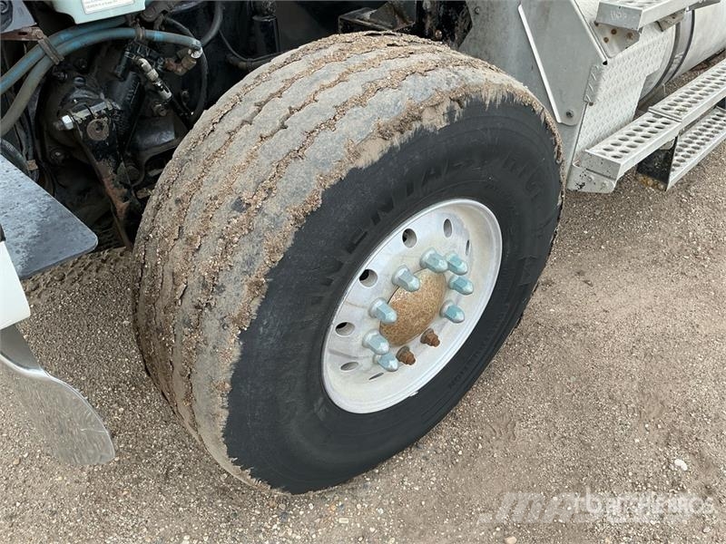 Western Star HXX on Western Star 4900SF 8x6 Vacuum Excavator Tr Slamsugningsbil