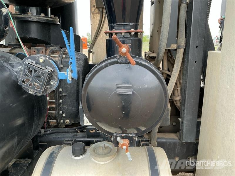 Western Star HXX on Western Star 4900SF 8x6 Vacuum Excavator Tr Slamsugningsbil
