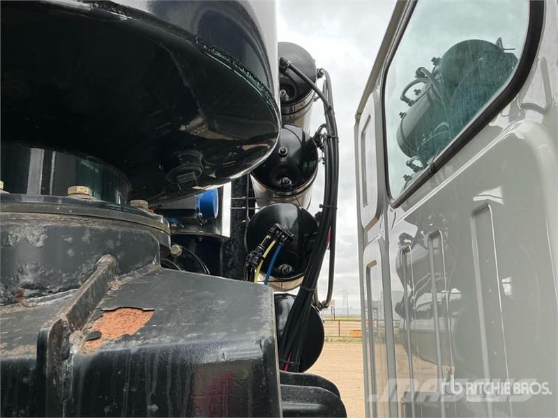Western Star HXX on Western Star 4900SF 8x6 Vacuum Excavator Tr Slamsugningsbil