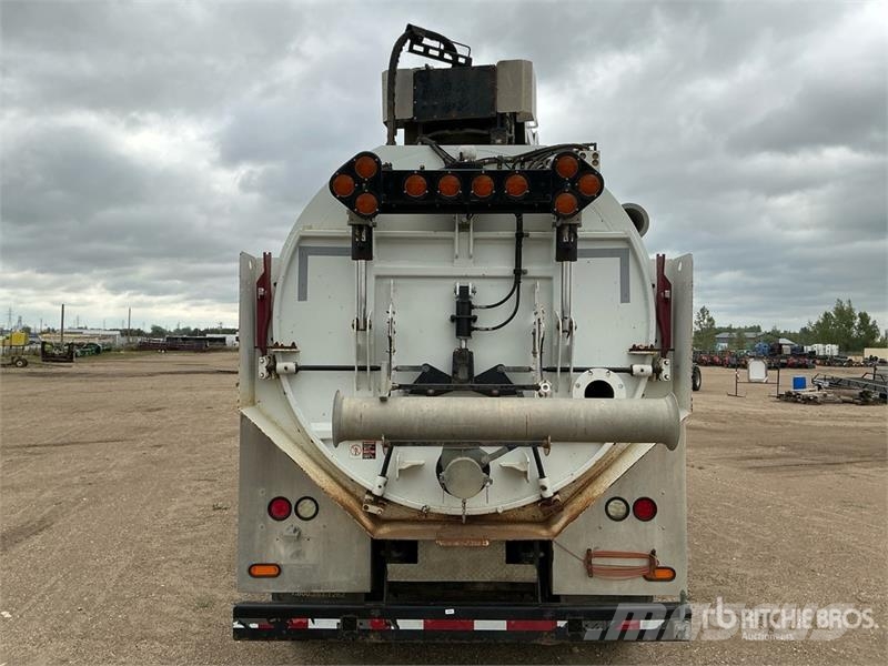 Western Star HXX on Western Star 4900SF 8x6 Vacuum Excavator Tr Slamsugningsbil