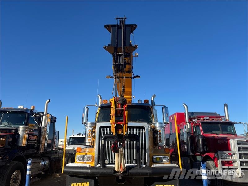 Western Star North West 3577S 35 ton Straight Boom on Western S Smagās mašīnas ar celtni