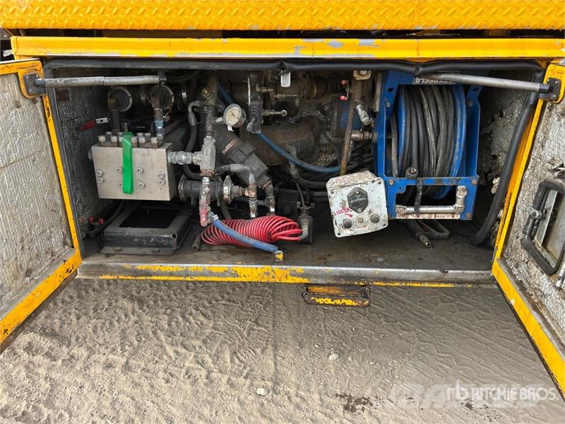 Western Star on  Western Star 4900SA 8x6 Sleeper Combination Wa شاحنات مزدوجة / خلخلة