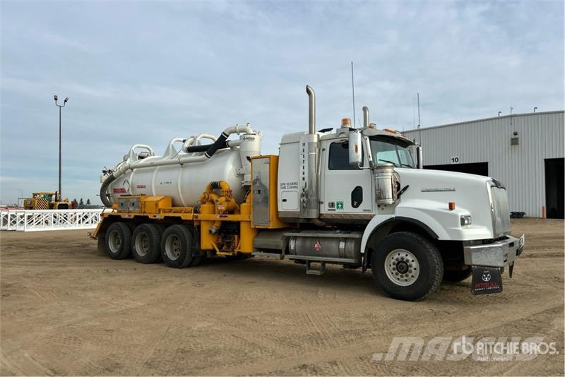 Western Star on  Western Star 4900SA 8x6 Sleeper Combination Wa شاحنات مزدوجة / خلخلة
