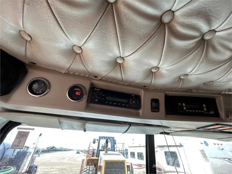 Western Star on  Western Star 4900SA 8x6 Sleeper Combination Wa شاحنات مزدوجة / خلخلة