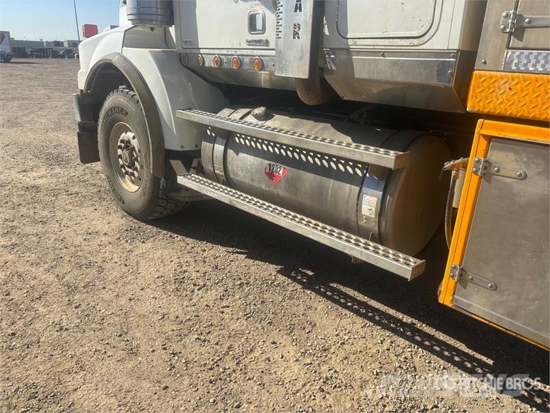 Western Star on  Western Star 4900SA 8x6 Sleeper Combination Wa Kombi vozila/ vakum kamioni