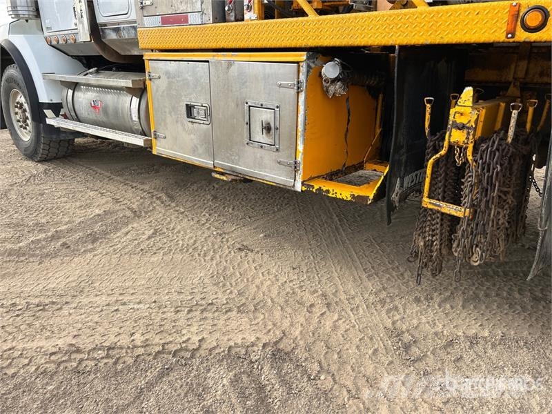 Western Star on  Western Star 4900SA 8x6 Sleeper Combination Wa شاحنات مزدوجة / خلخلة