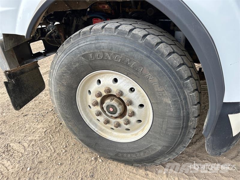 Western Star on  Western Star 4900SA 8x6 Sleeper Combination Wa شاحنات مزدوجة / خلخلة