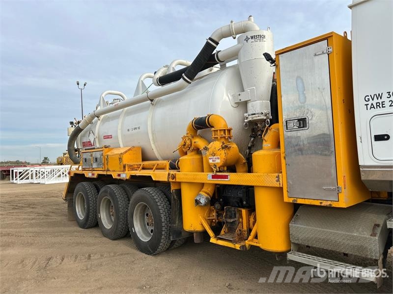 Western Star on  Western Star 4900SA 8x6 Sleeper Combination Wa شاحنات مزدوجة / خلخلة