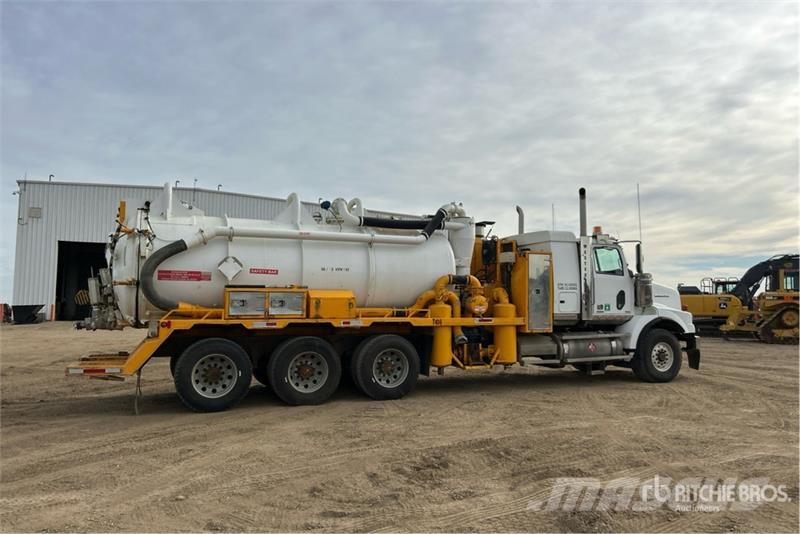 Western Star on  Western Star 4900SA 8x6 Sleeper Combination Wa شاحنات مزدوجة / خلخلة