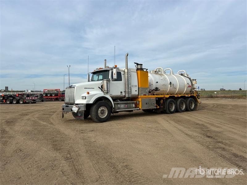 Western Star on  Western Star 4900SA 8x6 Sleeper Combination Wa شاحنات مزدوجة / خلخلة