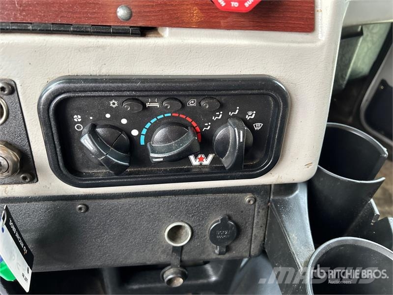 Western Star on  Western Star 4900SA 8x6 Sleeper Combination Wa شاحنات مزدوجة / خلخلة