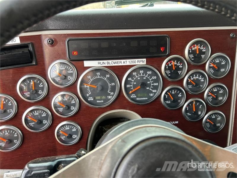 Western Star on  Western Star 4900SA 8x6 Sleeper Combination Wa شاحنات مزدوجة / خلخلة