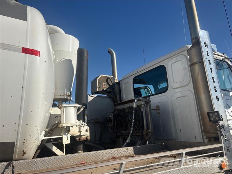 Western Star Rebel on  Western Star 4900 8x6 Vacuum Tanker Truc Kombi vozila/ vakum kamioni