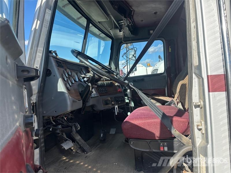 Western Star UR504-A2 10000 lb Straight Boom on Western Star 49 起重车