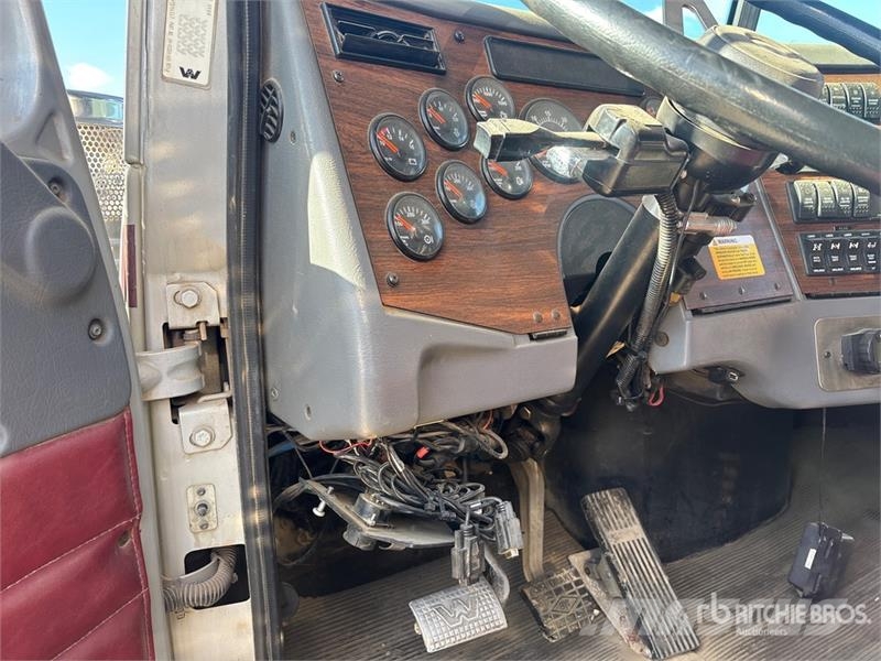 Western Star UR504-A2 10000 lb Straight Boom on Western Star 49 起重车
