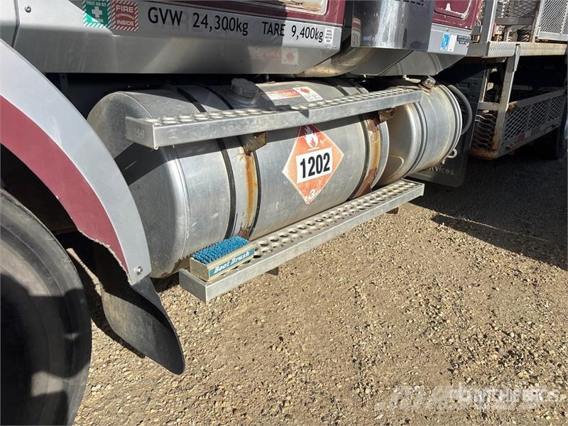 Western Star UR504-A2 10000 lb Straight Boom on Western Star 49 起重车