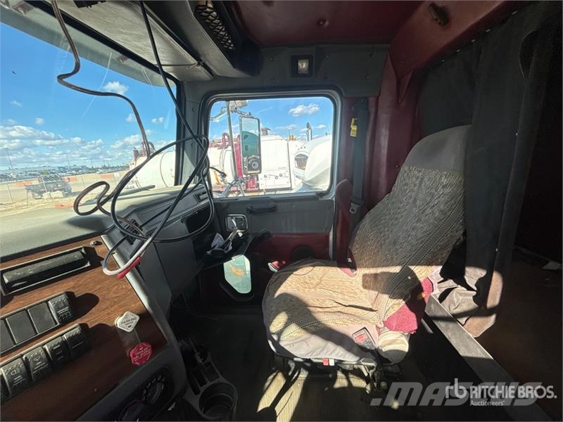 Western Star UR504-A2 10000 lb Straight Boom on Western Star 49 起重车