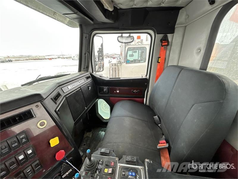 Western Star W4900 6x4 Snow Plow Truck Municipal / general purpose vehicles
