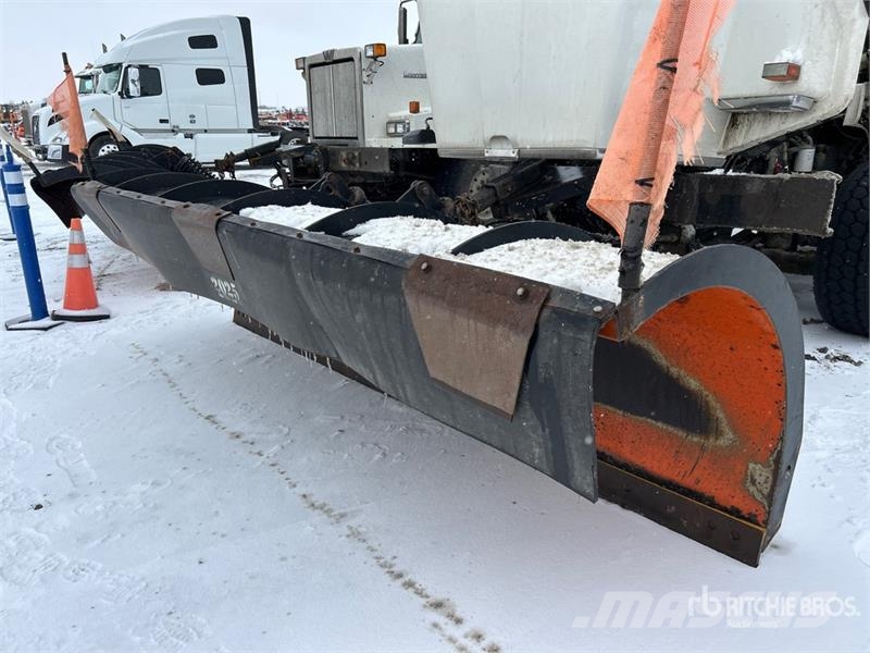 Western Star W4900 6x4 Snow Plow Truck Municipal / general purpose vehicles