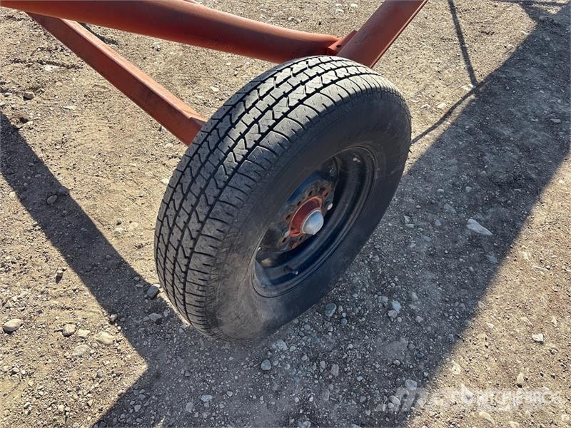 Westfield 1370 13 in x 70 ft Swing Grain Auger Transportna oprema