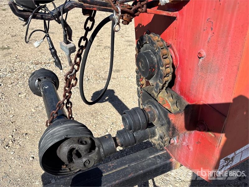 Westfield 1370 13 in x 70 ft Swing Grain Auger Transportna oprema