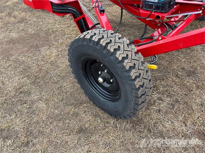 Westfield 8 in x 46 ft Grain Auger (Unused) معدات نقل