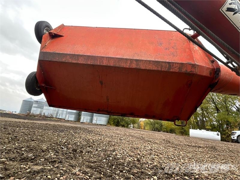 Westfield MK100-61 10 in x 61 ft Swing Grain Auger Förderbänder