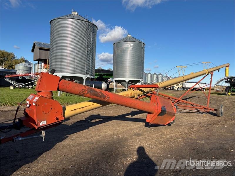 Westfield MK100-61 10 in x 61 ft Swing Grain Auger Transportna oprema