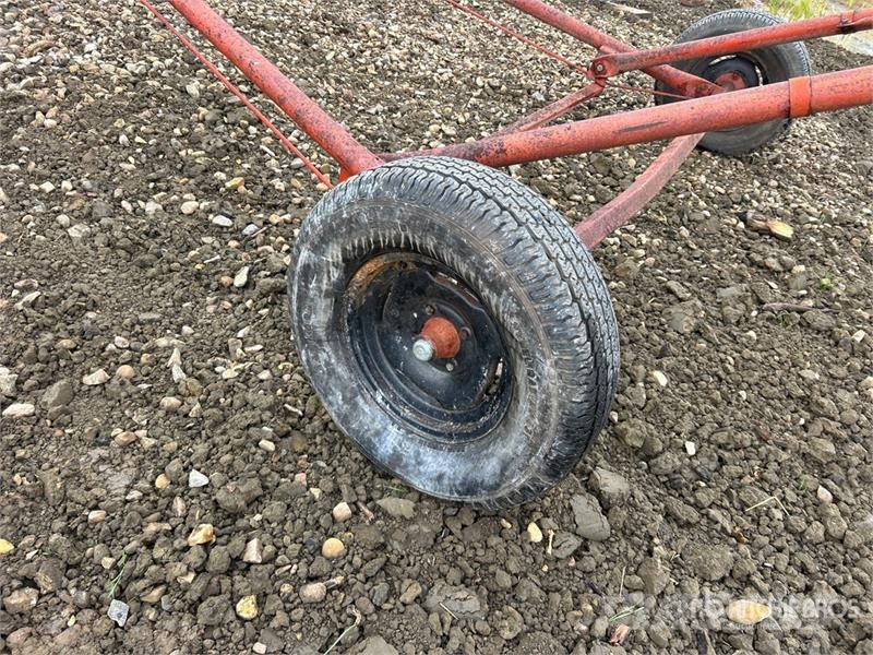 Westfield MK100-61 10 in x 61 ft Swing Grain Auger Förderbänder
