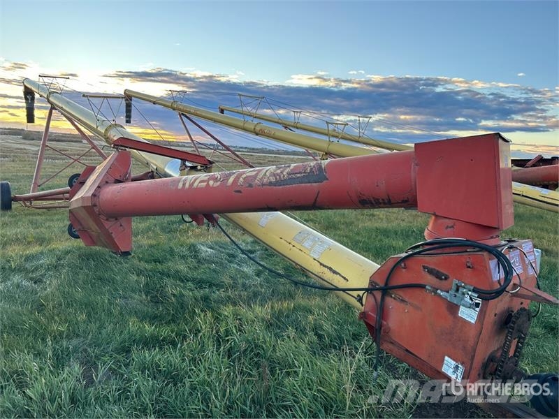 Westfield MK130-61 13 in x 61 ft Swing Grain Auger Szállító berendezések