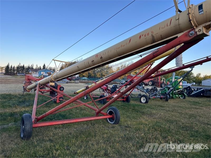 Westfield MK130-61 13 in x 61 ft Swing Grain Auger Szállító berendezések