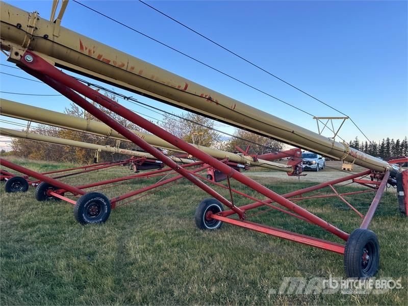 Westfield MK130-61 13 in x 61 ft Swing Grain Auger Szállító berendezések