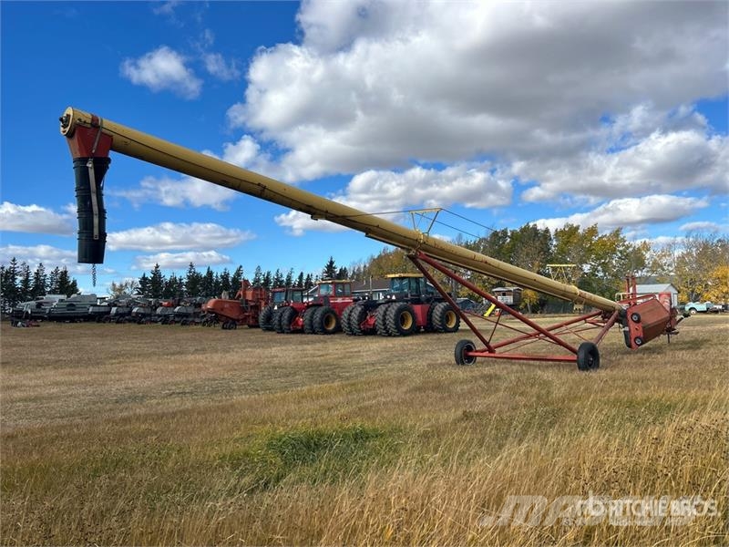 Westfield MK130-61 13 in x 61 ft Swing Grain Auger Конвейерно оборудване