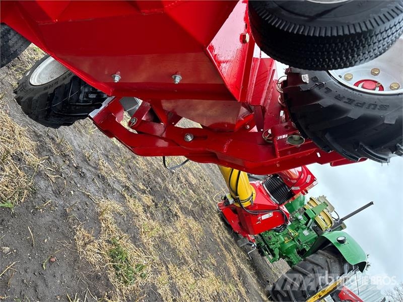Westfield MKX 10-73 10 in x 73 ft Swing Grain Auger Conveying equipment