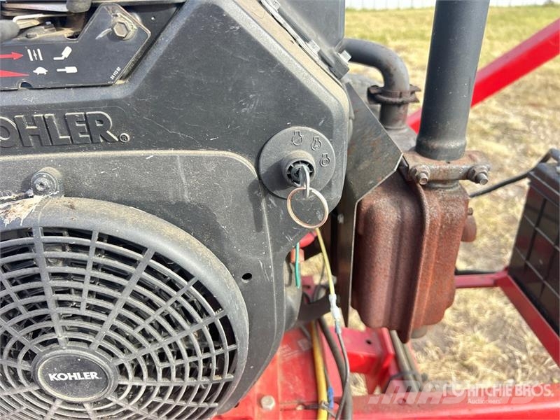 Westfield STX 80-36 36 ft Grain Auger Транспортне обладнання