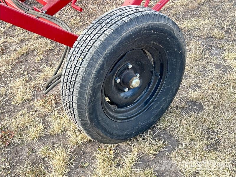 Westfield STX 80-36 36 ft Grain Auger Транспортне обладнання