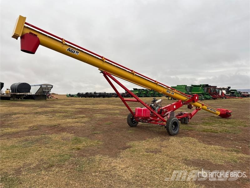 Westfield UTX 10 in x 44 ft U-Trough (demo) Grain Auger Viljan kuljettimet