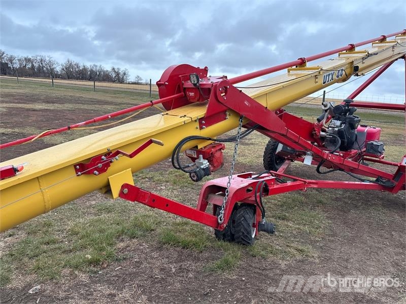Westfield UTX 10 in x 44 ft U-Trough (demo) Grain Auger Viljan kuljettimet