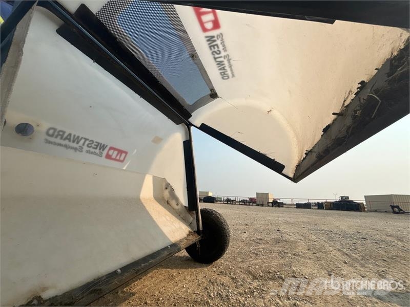 Westward 41 in Lawn Sweeper ماكينات زراعية - غير ذلك