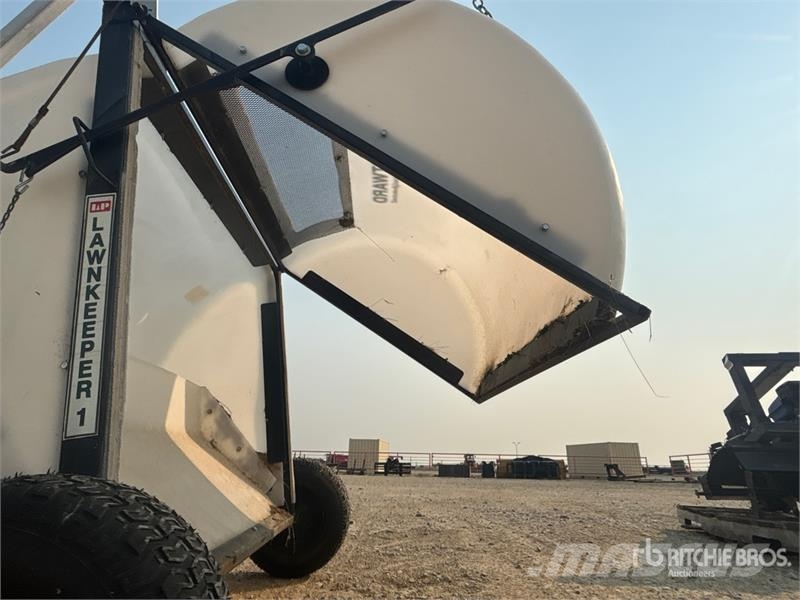 Westward 41 in Lawn Sweeper ماكينات زراعية - غير ذلك