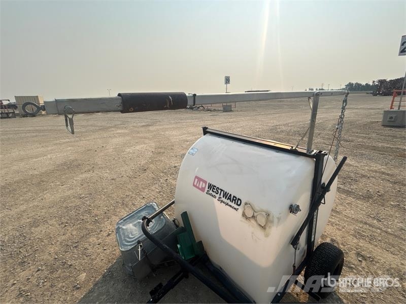 Westward 41 in Lawn Sweeper ماكينات زراعية - غير ذلك