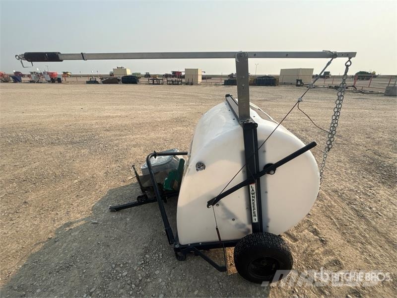 Westward 41 in Lawn Sweeper ماكينات زراعية - غير ذلك