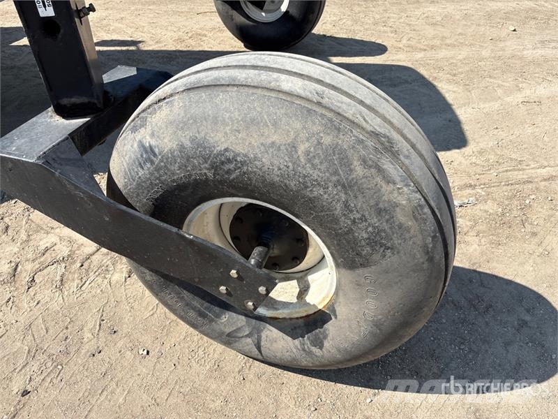 Westward 9350 30 ft Swather Windrower Segadoras hileradoras