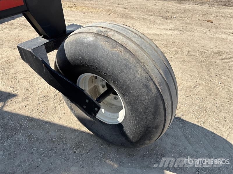 Westward 9350 30 ft Swather Windrower Segadoras hileradoras
