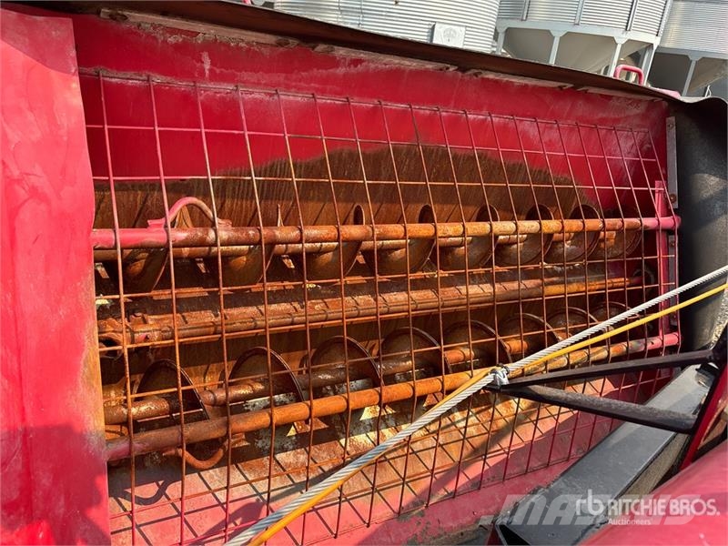 Wheatheart 13 in x 84 ft Swing Grain Auger Transportbånd