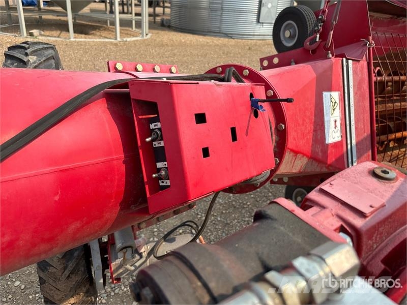 Wheatheart 13 in x 84 ft Swing Grain Auger Transportbånd