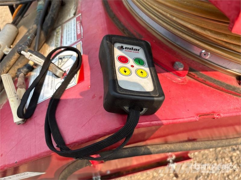 Wheatheart 13 in x 84 ft Swing Grain Auger Transportbånd