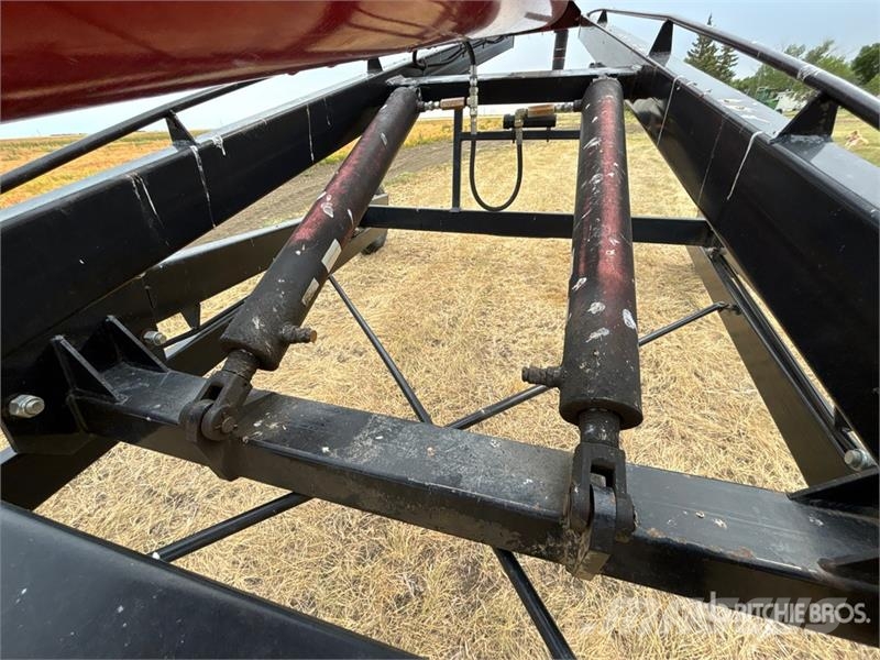 Wheatheart SA1371 13 in x 71 ft Swing Grain Auger Material de transporte